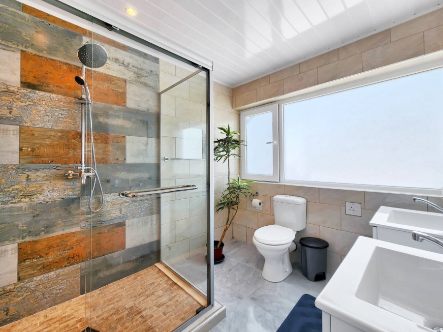 To Let 3 Bedroom Property for Rent in Zeekoevlei Western Cape